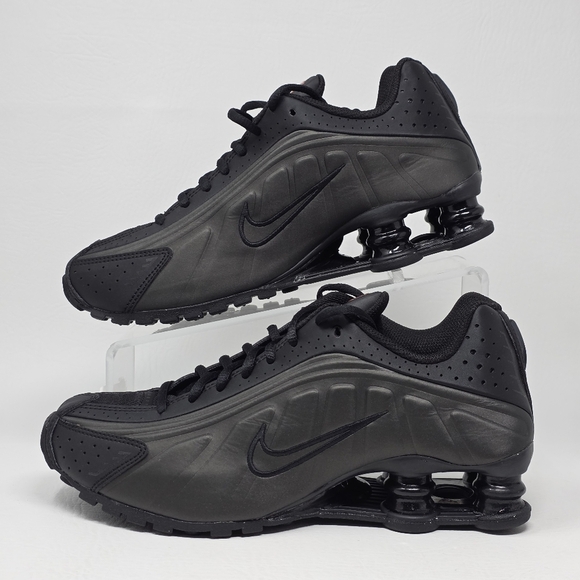 Nike Shox R4 GS Triple Black Shoes Youth Size 4.5Y Womens Size 6 CW2626-003 New - Picture 3 of 10
